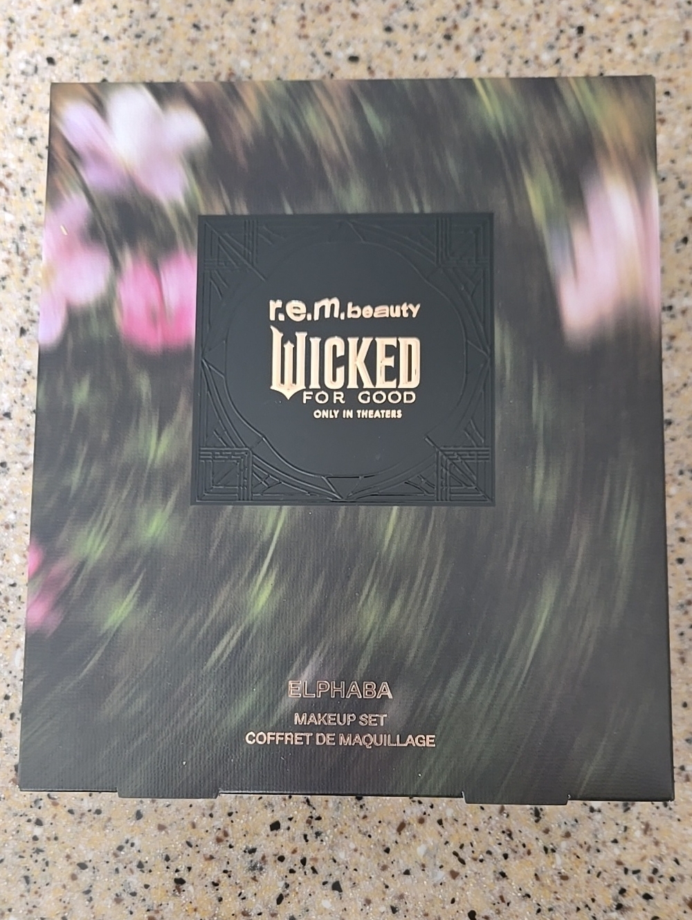r.e.m. beauty Wicked For Good Elphaba Makeup Set